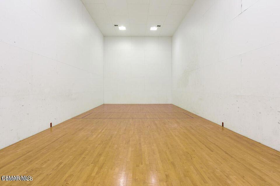 https://media.crmls.org/mediaz/13ab260a-8c72-4c8a-97de-d74b4c36eab8.jpg?preset=X-Large