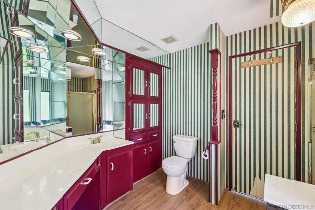 275 S Worthington St, Spring Valley CA: https://media.crmls.org/mediaz/13ab7f5d-211d-4885-a745-292b76505188.jpg