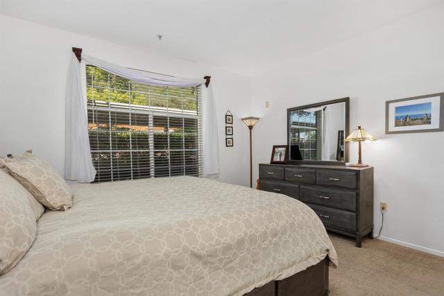 18515 Caminito Pasadero, San Diego CA: https://media.crmls.org/mediaz/13abea5f-93a6-46dd-8a1b-e78d2ce93edc.jpg