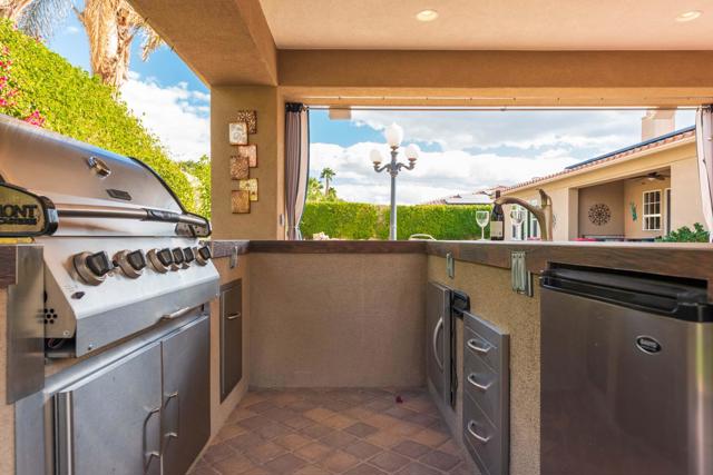 69822 Camino Pacifico, Rancho Mirage CA: https://media.crmls.org/mediaz/13ac053e-554c-410b-96e1-22a6b8c145d8.jpg