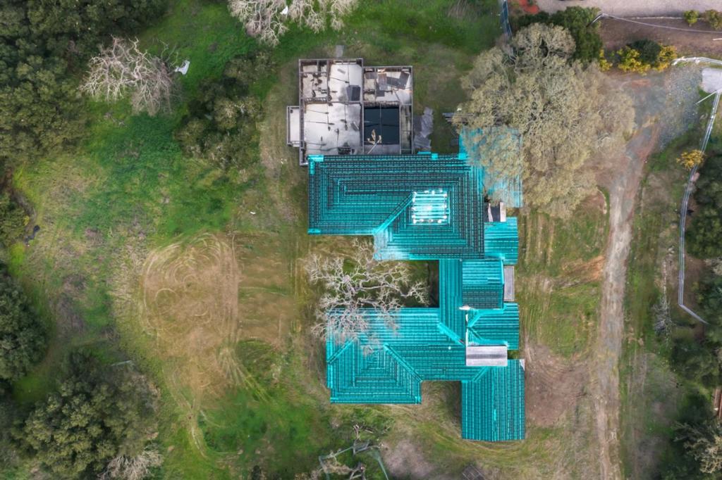 https://media.crmls.org/mediaz/13ac5af5-bed2-44fd-95b6-83ea9e659370.jpg?preset=X-Large