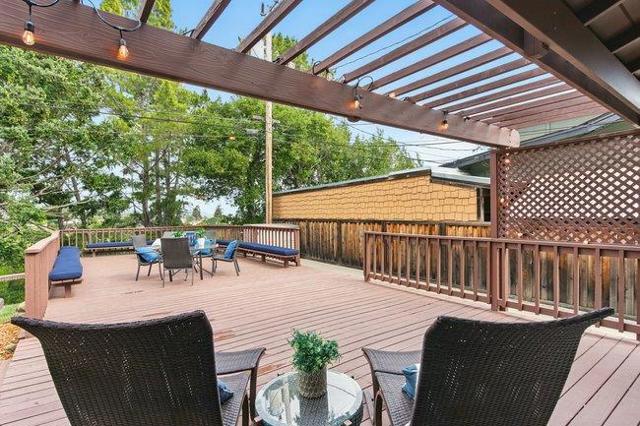 3642 Mcnulty Way, Redwood City CA: https://media.crmls.org/mediaz/13ad04fa-01ae-4bbf-a771-01a3eb89ce56.jpg