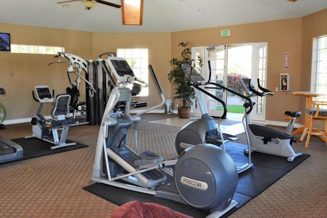 45120 Eagle Crest Court, Indio CA: https://media.crmls.org/mediaz/13ad68bf-97f5-4c7c-96de-5247fb519e5c.jpg