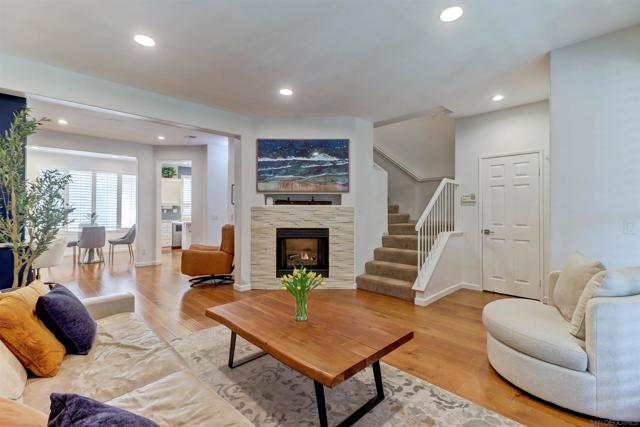 946 Camino De La Reina, San Diego CA: https://media.crmls.org/mediaz/13ada28b-95b9-496f-ae8a-8ae3fa773469.jpg