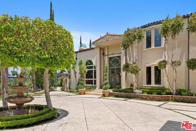 16980 Escalon Drive, Encino CA: https://media.crmls.org/mediaz/13ada6d8-59f5-4d17-9b0d-d3dbe30e9f11.jpg