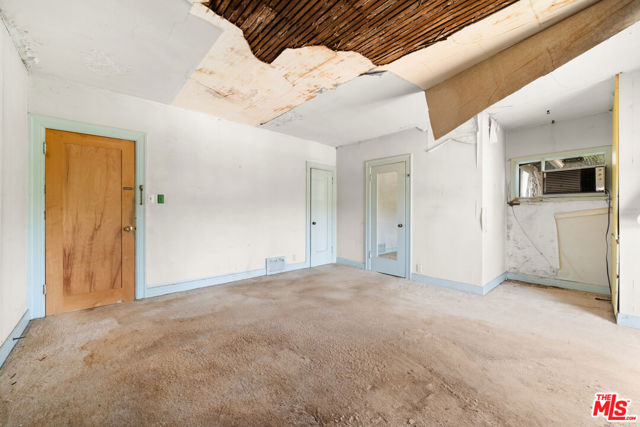 443 S June Street, Los Angeles CA: https://media.crmls.org/mediaz/13adbab8-1ea4-4ea1-a2a5-b40b2e1851ea.jpg