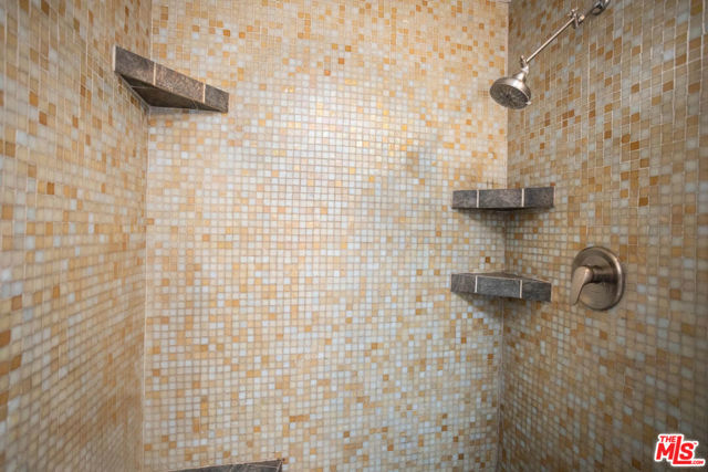5920 Chula Vista Way, Los Angeles CA: https://media.crmls.org/mediaz/13adbde1-3ae7-4ed4-a0b1-06683eef89e0.jpg