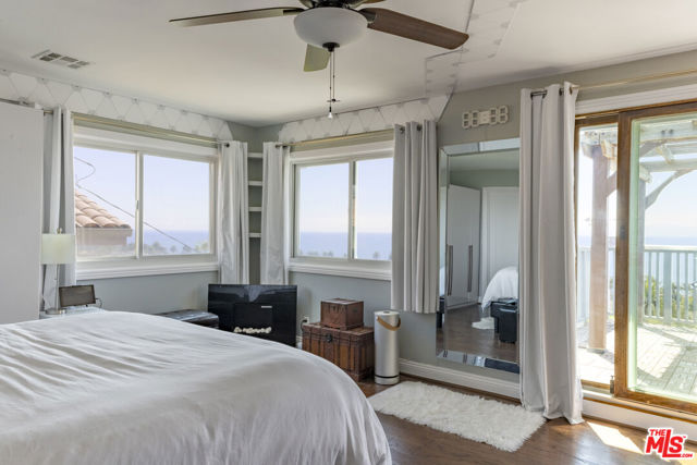 1230 Silvius Avenue, San Pedro CA: https://media.crmls.org/mediaz/13adf428-eec5-4060-a030-328198561470.jpg