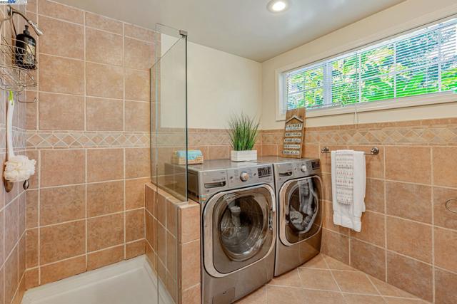 3950 Pinole Valley Rd, Pinole CA: https://media.crmls.org/mediaz/13ae1507-de66-4c5e-aae9-aae29c4ed53c.jpg