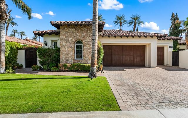 56738 Palms Dr Drive, La Quinta CA: https://media.crmls.org/mediaz/13ae18ae-bb03-4535-9b87-1fb49e7740ae.jpg