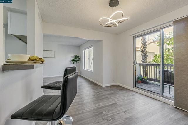 2200 Laguna Cir, Concord CA: https://media.crmls.org/mediaz/13ae3901-b89c-46e8-8679-12f6ca31e90e.jpg