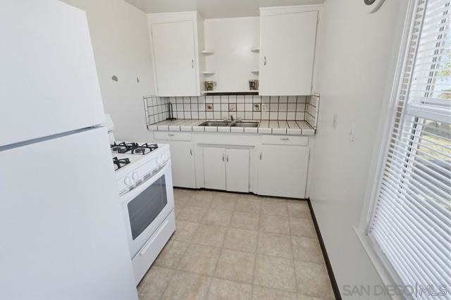 602 Starbright Ln, Alpine CA: https://media.crmls.org/mediaz/13ae6c9c-3716-473f-8348-d4abeff035a1.jpg