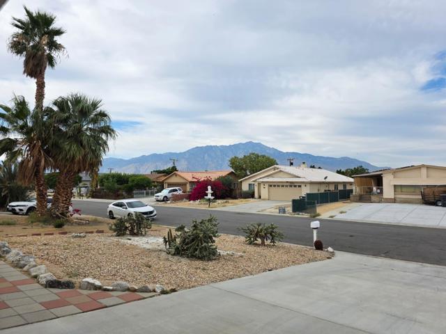 16650 Avenida Rambla, Desert Hot Springs CA: https://media.crmls.org/mediaz/13ae76c0-539e-49e8-a84b-2d6eafaa183e.jpg