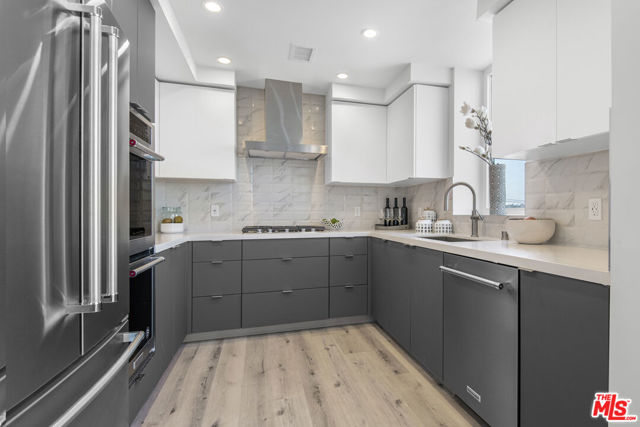 1226 S Bedford Street, Los Angeles CA: https://media.crmls.org/mediaz/13aee8bd-a323-4b45-914f-8979bc7b336c.jpg