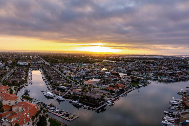 Detail Gallery Image 6 of 18 For 3661 Islander Walk, Oxnard,  CA 93035 - 3 Beds | 3/1 Baths