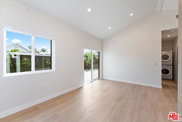 5530 Geer Avenue, Los Angeles CA: https://media.crmls.org/mediaz/13af7fb5-e5fe-438d-9f06-541f6c33ad1c.jpg