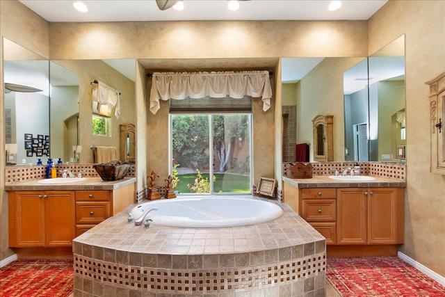 85 Clavel Court, Palm Desert CA: https://media.crmls.org/mediaz/13b093fd-e5f0-4b31-a672-2a1ec4f59067.jpg