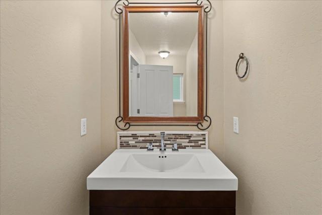 20910 Outer Zayante Road, Los Gatos CA: https://media.crmls.org/mediaz/13b24923-aa1d-4333-9291-b806a4682b68.jpg