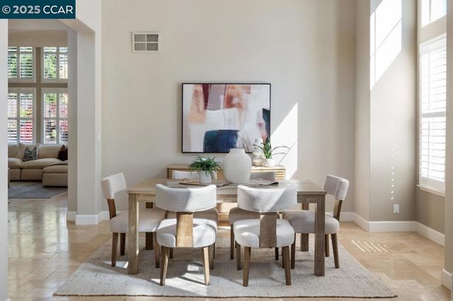 9662 Velvet Leaf Cir, San Ramon CA: https://media.crmls.org/mediaz/13b24a00-602c-45a4-bf79-9cd81f6860d7.jpg