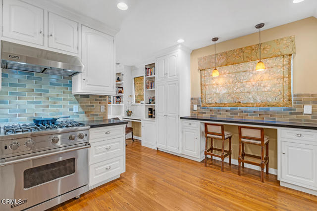 110 Glen Summer Road, Pasadena CA: https://media.crmls.org/mediaz/13b31286-310c-4279-801a-c763b28427f2.jpg