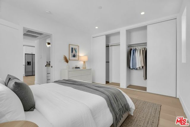 4308 Victoria Park Drive, Los Angeles CA: https://media.crmls.org/mediaz/13b328ad-c771-4eb3-8feb-162707518f09.jpg