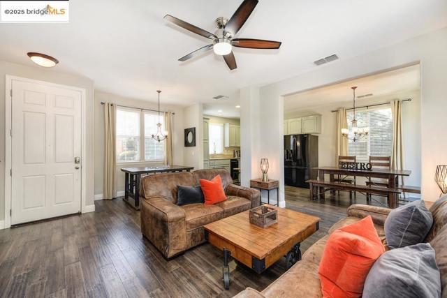 Image 11 of 43 For 390 Caravaggio Cir