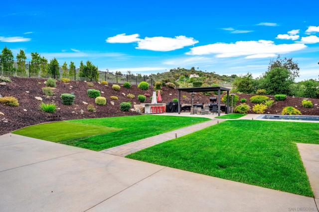 21992 Wilgen Rd, Escondido CA: https://media.crmls.org/mediaz/13b34f16-d0a1-4896-bfcd-b0ef5a14566f.jpg