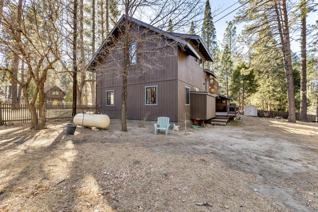 53340 Idyllbrook Drive, Idyllwild CA: https://media.crmls.org/mediaz/13b392d6-ab85-4744-bec1-84b1bd784af1.jpg