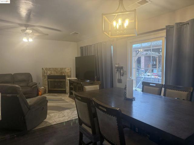 628 Norboe, Corcoran CA: https://media.crmls.org/mediaz/13b3e38b-51ac-4431-af11-de42b6a286a4.jpg