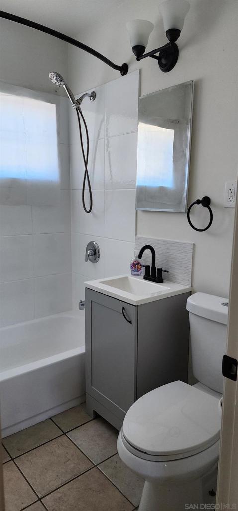 MLS #250025505SD img 12