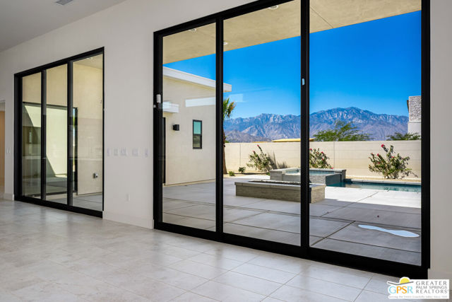 2 Marine Way, Rancho Mirage CA: https://media.crmls.org/mediaz/13b4ea07-0bdf-4f66-9f52-f26b362e6900.jpg