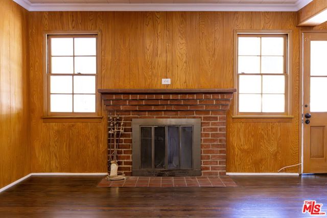 2547 Canyon Drive, Los Angeles CA: https://media.crmls.org/mediaz/13b5e988-412a-426b-97d3-2da7ae267579.jpg