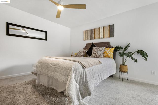 5 Admiral Dr, Emeryville CA: https://media.crmls.org/mediaz/13b6a542-69b1-412c-aa55-035419db7e90.jpg
