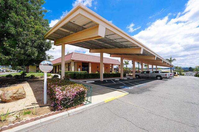 1212 H Street, Ramona CA: https://media.crmls.org/mediaz/13b6bdd6-74e4-467a-a9dc-2d6c2bdf9ee2.jpg