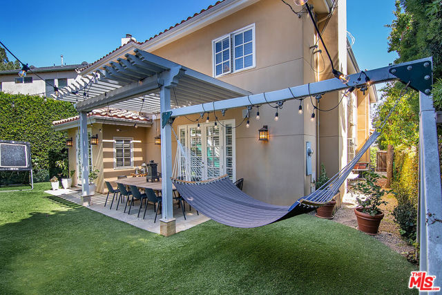 969 S Carmelina Avenue, Los Angeles CA: https://media.crmls.org/mediaz/13b6c4ab-6e4b-41ae-8dbb-ac3c6e4f47a9.jpg