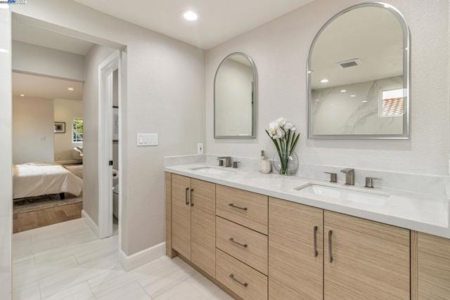 19052 Mount Lassen Drive, Castro Valley CA: https://media.crmls.org/mediaz/13b7648d-0a24-42c7-99f3-2112c45354f5.jpg