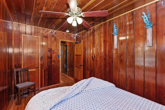 300 E Aeroplane Boulevard, Big Bear CA: https://media.crmls.org/mediaz/13b79c66-b1f0-445d-8b9f-f9a513127d10.jpg