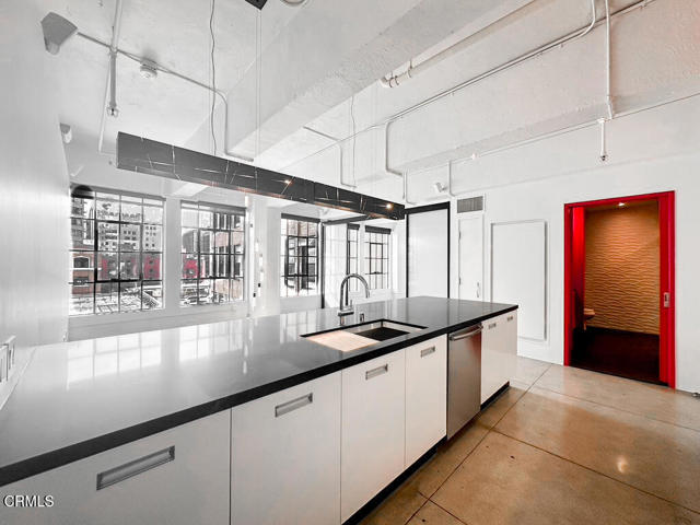746 S Los Angeles Street, Los Angeles CA: https://media.crmls.org/mediaz/13b7c632-057d-48d7-bac5-766bcd6b7aaf.jpg