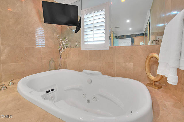 Detail Gallery Image 13 of 21 For 1420 Riviera Dr, Pasadena,  CA 91107 - 3 Beds | 2 Baths