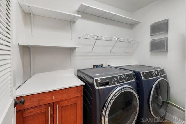 3514 Shoreline Bluff Ln, San Diego CA: https://media.crmls.org/mediaz/13b8020c-f066-48d6-bd87-e44e11874bfe.jpg