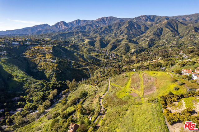 416 Ranchito Vista Road, Santa Barbara CA: https://media.crmls.org/mediaz/13b8f993-0112-48c7-b202-e7a2bcb12c0f.jpg