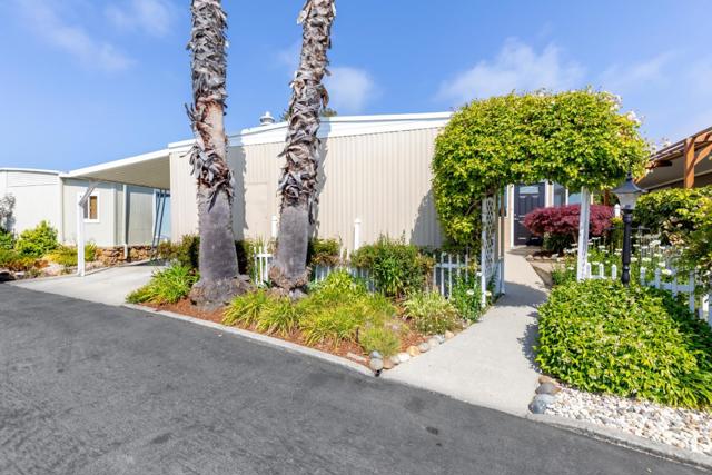 29 Knollwood, Aptos CA: https://media.crmls.org/mediaz/13b93e27-9e90-47c0-942d-53ca6c6d6066.jpg