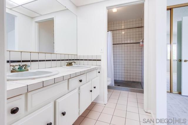 3773 Catamarca Dr, San Diego CA: https://media.crmls.org/mediaz/13b9ac36-1403-45f9-9708-35e92473a76d.jpg