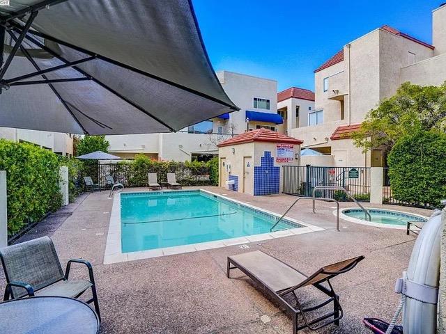 2561 Park Boulevard, Palo Alto CA: https://media.crmls.org/mediaz/13b9c1c1-edd7-4ff6-a889-b6a66739d6d2.jpg