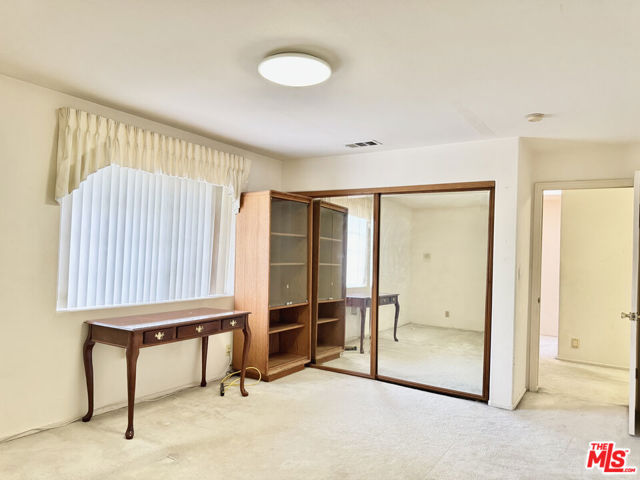 1137 Eagle Vista Drive, Los Angeles CA: https://media.crmls.org/mediaz/13b9f6bb-6f47-44b1-83de-38a6e040dab5.jpg