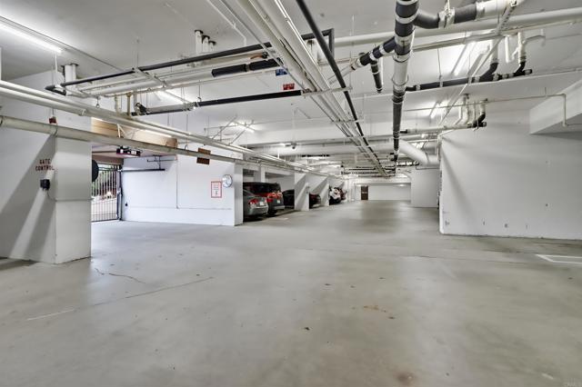 230 W Laurel Street, San Diego CA: https://media.crmls.org/mediaz/13ba5845-8590-40af-8c34-56524a9142ad.jpg