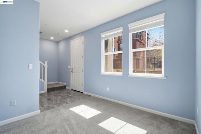 Image 4 of 47 For 102 Fanuncio Ln