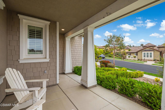 6923 Ridgemark Court, Moorpark CA: https://media.crmls.org/mediaz/13baab08-8bcd-4fac-bc24-e813366a2e3b.jpg