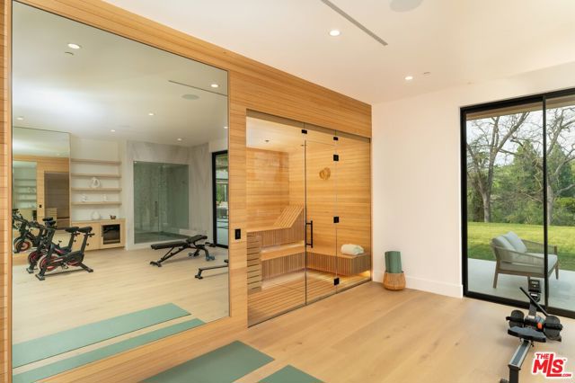 5831 Fitzpatrick Road, Hidden Hills CA: https://media.crmls.org/mediaz/13bb5aa4-9b2b-4e65-84f1-b64b33d7f647.jpg