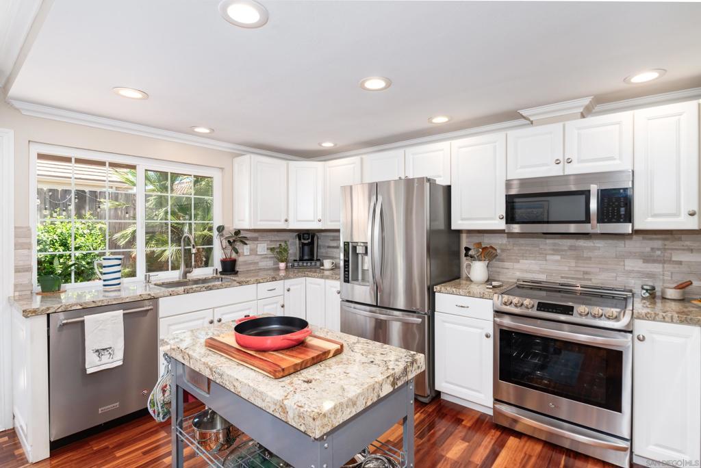 MLS #250032294SD image #11